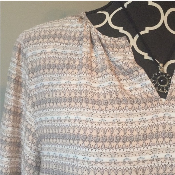 Lightweight Boho Pattern Top - Picture 2 of 4